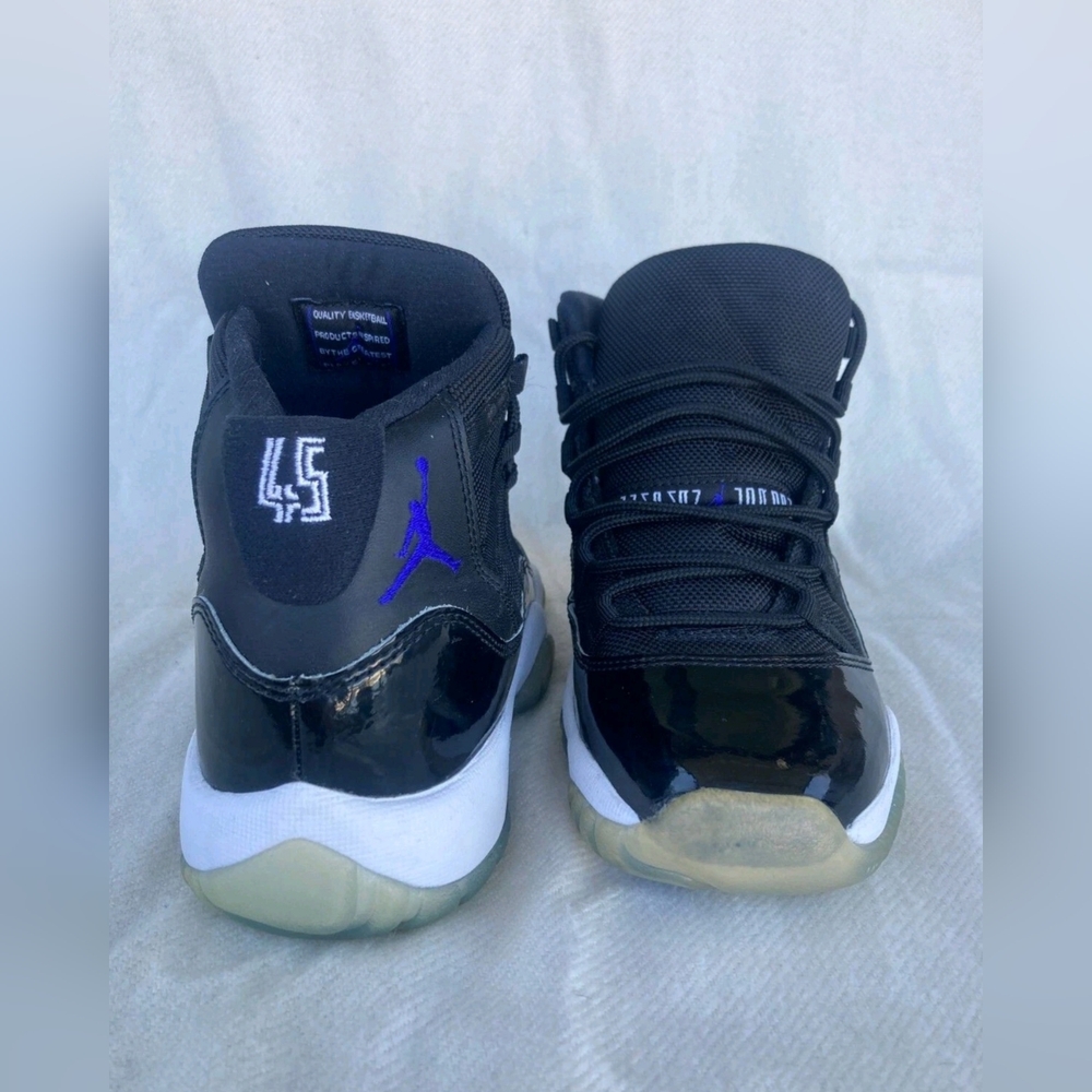 Air Jordan 11 Retro Space Jam (2016) 4Y